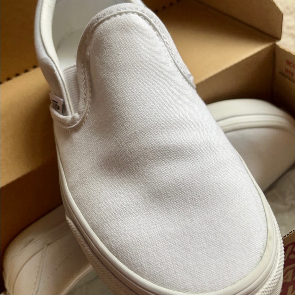 Unisex white slip on vans